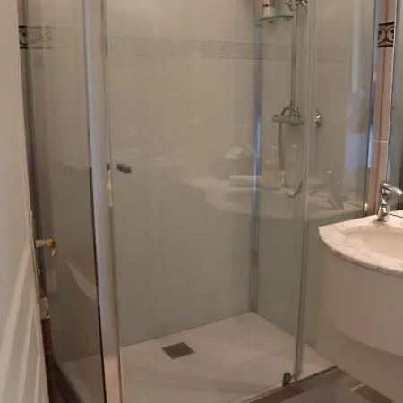 4 Personnes - 4 Pers, 49 M2, 2/1. * Sète